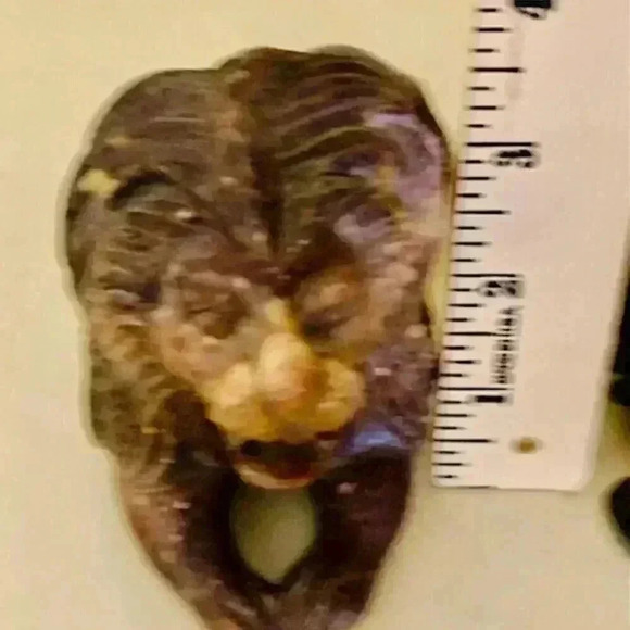 vintage stone hand carved lion sitting figurine 4 inches tall - Picture 2 of 11